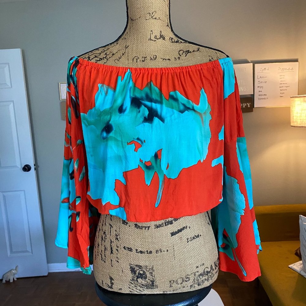 Off Shoulder, bat winged Crop Blouse, SZE Small